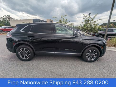 Certified 2023 Lincoln Nautilus AWD w/ Premium Package image 3