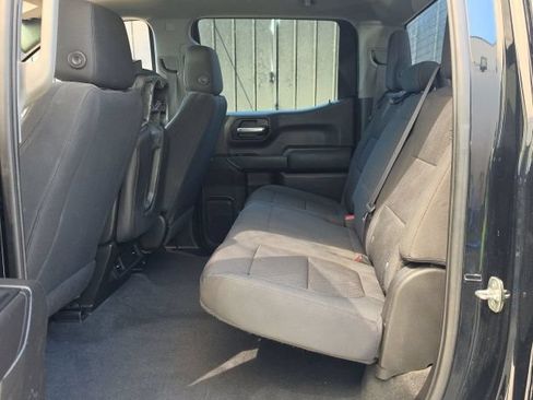 Used 2020 Chevrolet Silverado 1500 Custom w/ Custom Value Package RWD image 9