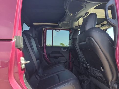 Used 2024 Jeep Gladiator Rubicon image 16