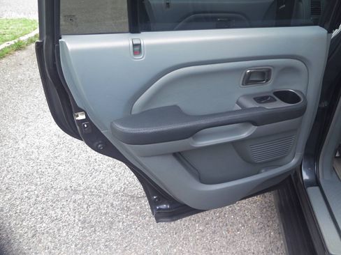Used 2004 Honda Pilot EX image 33