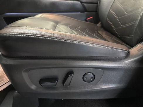 Used 2025 Nissan Pathfinder Platinum w/ Cargo Package FWD image 11