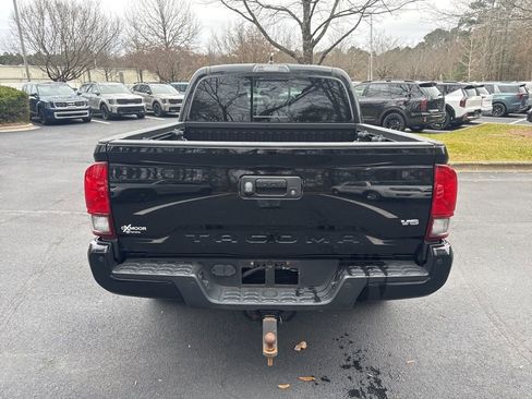 Used 2019 Toyota Tacoma TRD Off-Road image 16