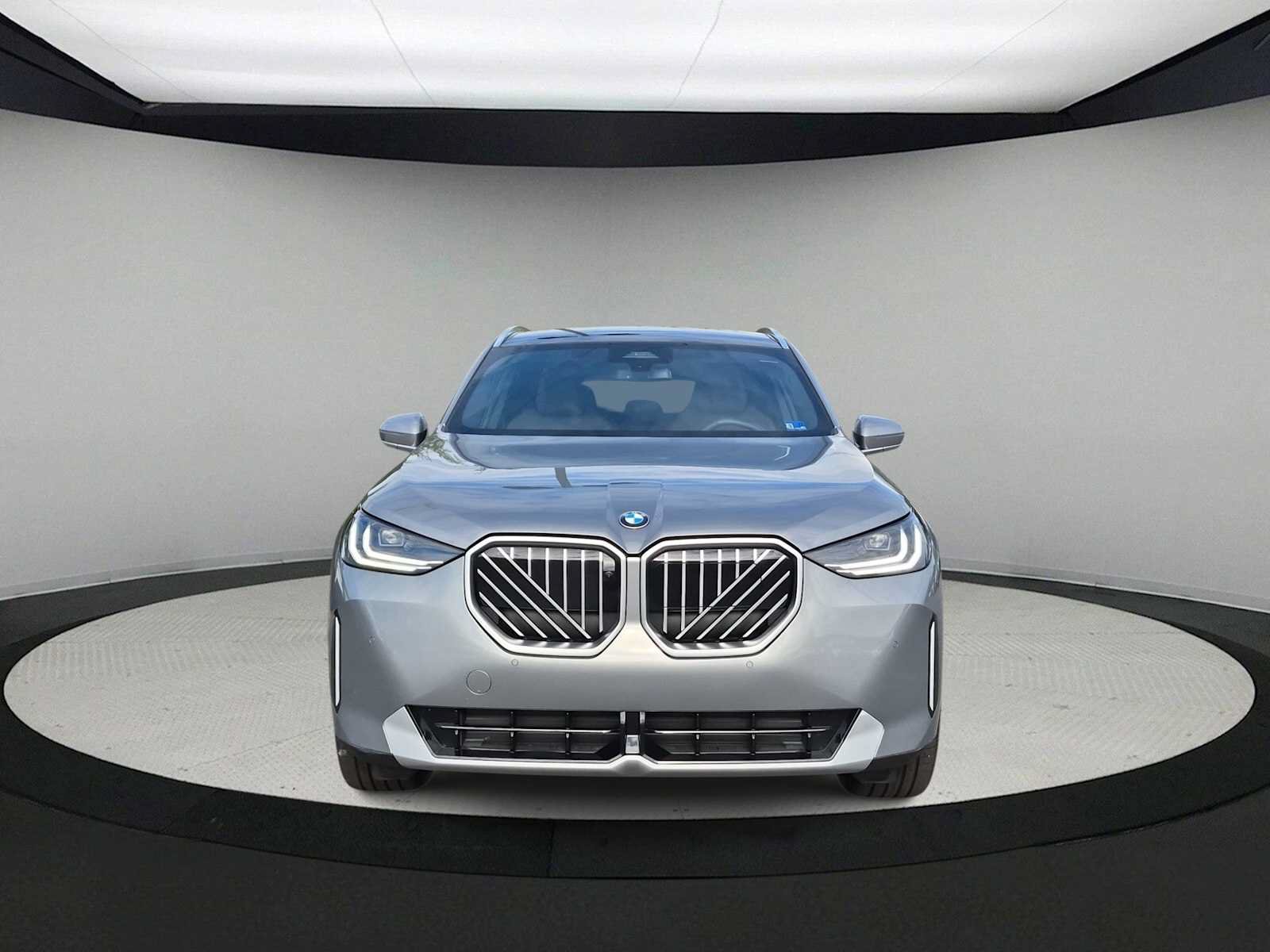 Used 2026 BMW X3 xDrive30i w/ Premium Package AWD/4WD image 3
