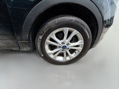 Used 2017 Ford Escape SE w/ Equipment Group 201A AWD/4WD image 10