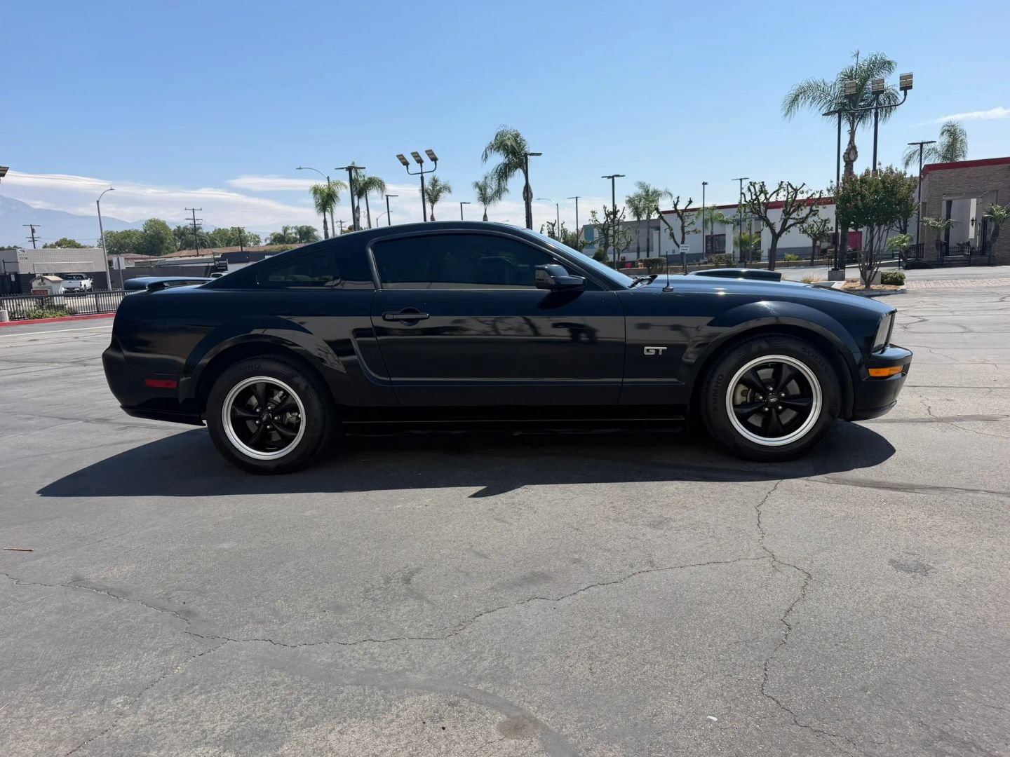 Used 2007 Ford Mustang GT RWD image 3