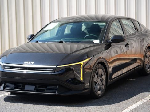 Used 2025 Kia K4 FWD image 42
