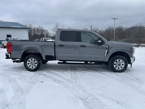 Used 2024 Ford F250 XLT image 2