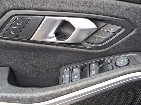 Used 2024 BMW 330e xDrive image 22