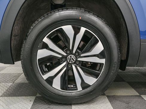 Certified 2025 Volkswagen Atlas Cross Sport SE AWD/4WD image 20