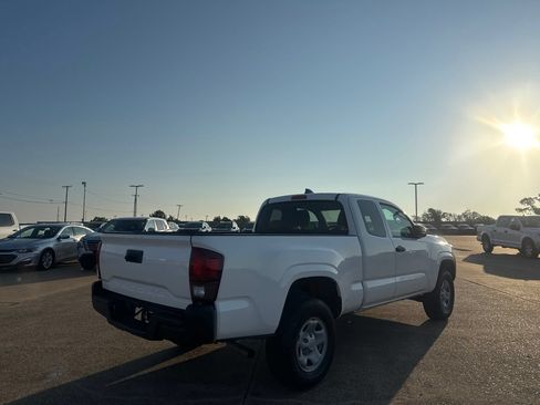 Used 2023 Toyota Tacoma SR RWD image 17