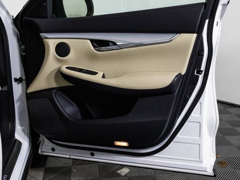 Used 2020 INFINITI QX50 Luxe w/ Navigation Package image 39