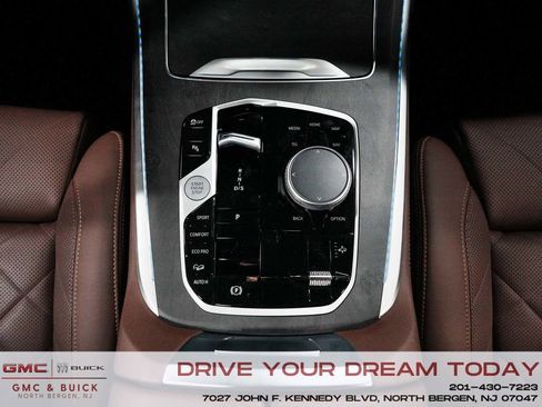 Used 2024 BMW X7 xDrive40i w/ M Sport Package image 29