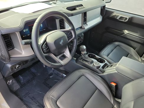 Used 2025 Ford Bronco Outer Banks AWD/4WD image 23