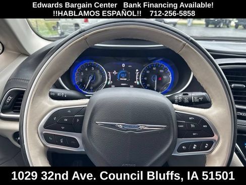 Used 2020 Chrysler Pacifica Limited w/ Tire & Wheel Group FWD image 19