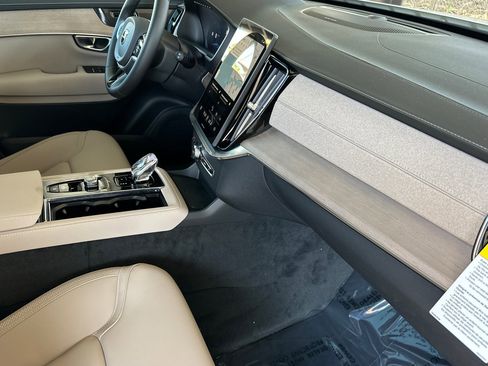 New 2026 Volvo XC90 T8 Plus image 14