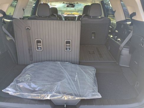 New 2026 Subaru Ascent Limited image 16