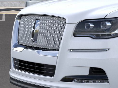 New 2024 Lincoln Navigator L Reserve image 17
