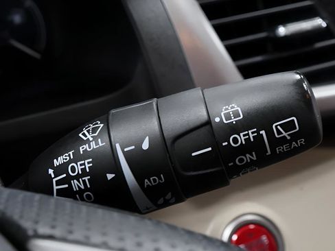 Used 2017 Honda Odyssey SE image 16