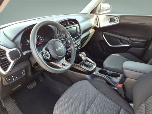 Used 2022 Kia Soul LX w/ Technology Package FWD image 11