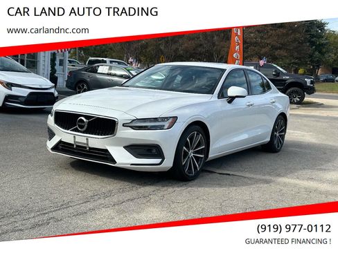 Used 2021 Volvo S60 T6 Momentum image 1