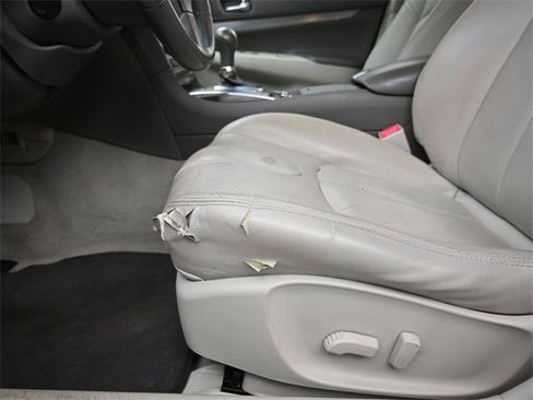 Used 2013 INFINITI G37 Journey w/ Premium Pkg image 19