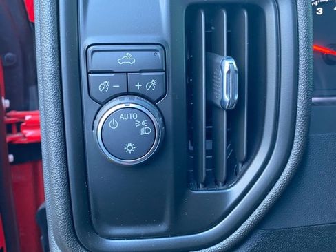 Used 2023 Chevrolet Silverado 1500 Custom image 14