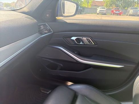 Used 2019 BMW 330i xDrive Sedan w/ M Sport Package AWD/4WD image 23