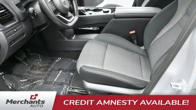 Used 2022 Nissan Rogue SV AWD/4WD image 18