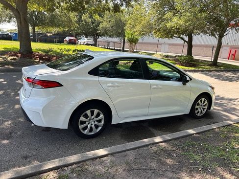 Used 2024 Toyota Corolla LE FWD image 6