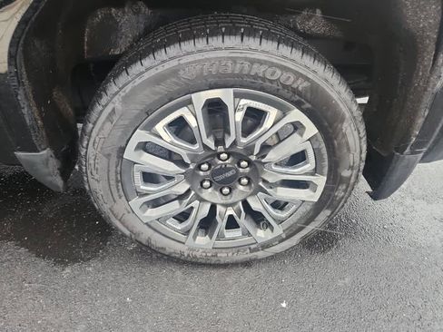 Used 2024 GMC Sierra 1500 Denali Ultimate image 11