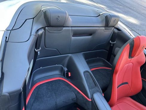 Used 2024 Ferrari Roma Spider image 41