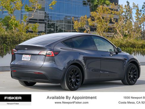 Used 2023 Tesla Model Y 2WD image 7