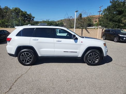 Used 2019 Jeep Grand Cherokee Trailhawk w/ Trailhawk Luxury Group AWD/4WD image 6