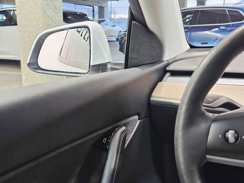 Used 2021 Tesla Model Y Long Range image 22