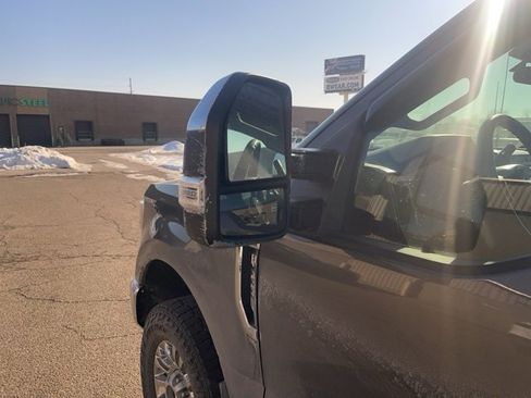 Used 2022 Ford F250 XLT w/ XLT Premium Package image 9