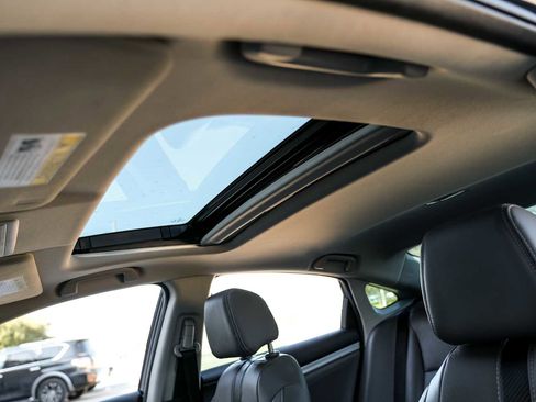 Used 2016 Honda Civic Touring image 5