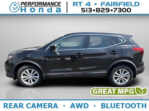 Used 2018 Nissan Rogue Sport S w/ S Appearance Package AWD/4WD image 1
