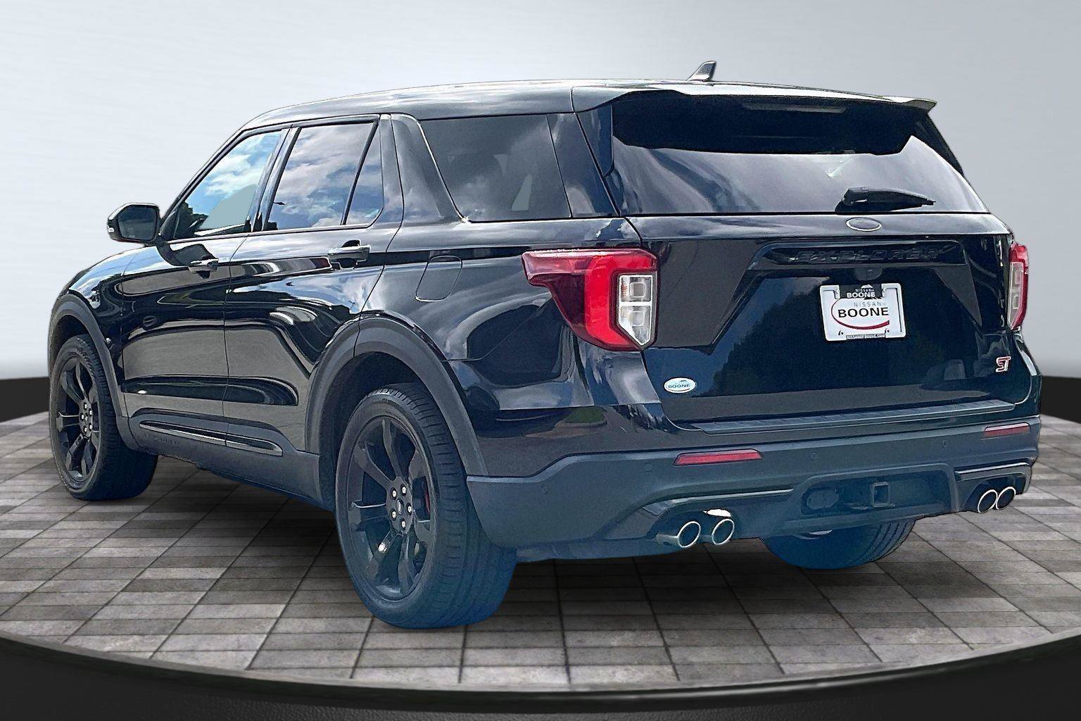 Used 2021 Ford Explorer ST w/ Equipment Group 401A AWD/4WD image 3