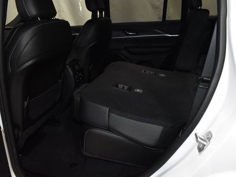 New 2025 Jeep Grand Cherokee Limited image 29