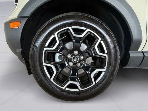 Used 2025 Ford Bronco Sport Outer Banks w/ Outer Banks Tech Package+ image 9