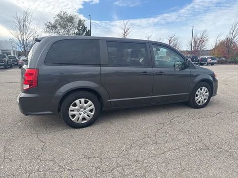Used 2019 Dodge Grand Caravan SE w/ Rear Park Assist Package image 13