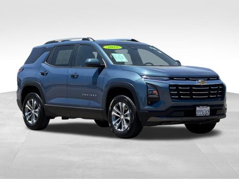 Used 2025 Chevrolet Equinox LT w/ Convenience Package II FWD image 7