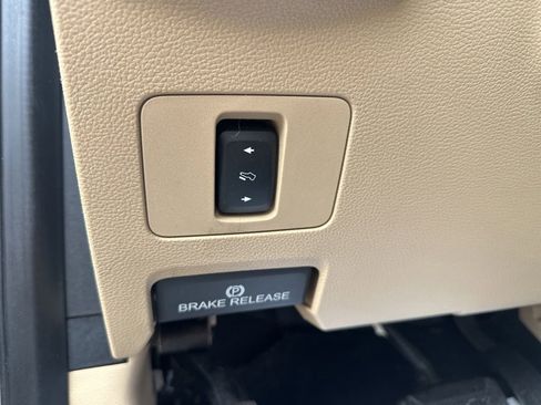 Used 2019 Ford F250 Lariat w/ Lariat Value Package image 17