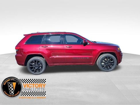 Certified 2022 Jeep Grand Cherokee Laredo X image 25