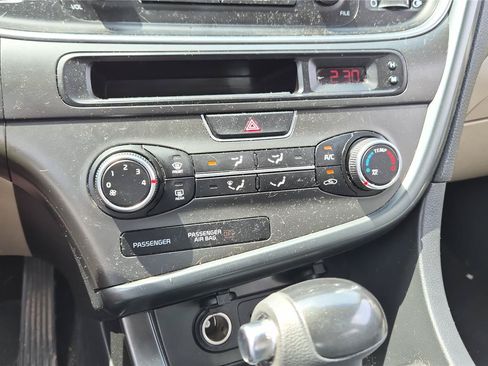 Used 2014 Kia Optima LX FWD image 19