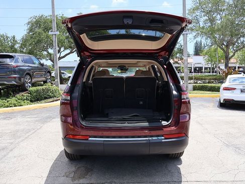Used 2022 Jeep Grand Cherokee L Limited AWD/4WD image 23