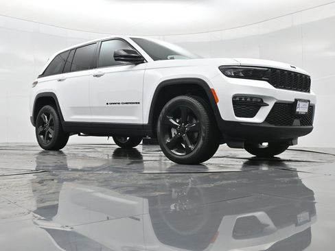 New 2025 Jeep Grand Cherokee Limited w/ Black Appearance Package image 52