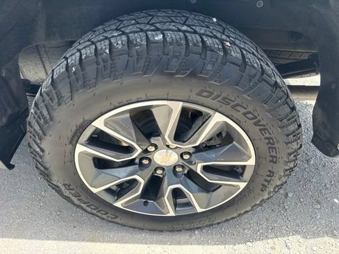 Used 2022 Chevrolet Silverado 1500 LT AWD/4WD image 16