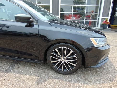 Used 2016 Volkswagen Jetta Sport FWD image 11