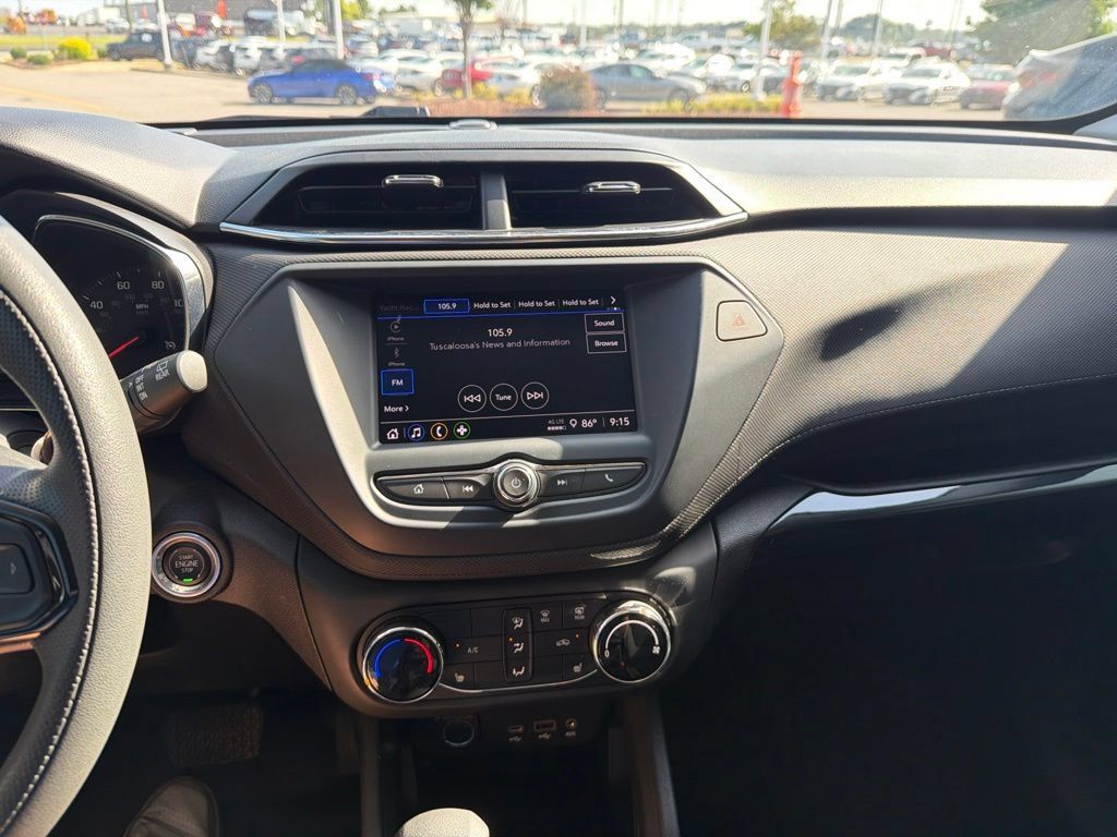 Used 2023 Chevrolet TrailBlazer LT FWD image 22